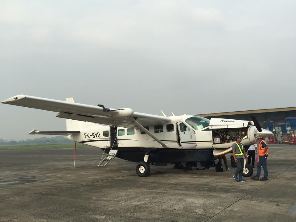 小型機